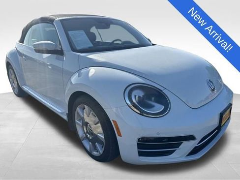 Used 2017 Volkswagen Beetle 1.8T S FWD image 1