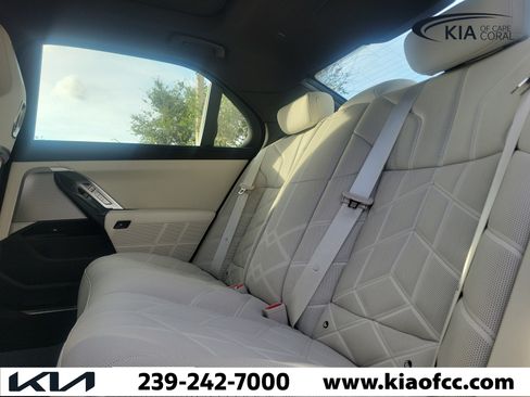 Used 2025 BMW 760i xDrive AWD/4WD image 16