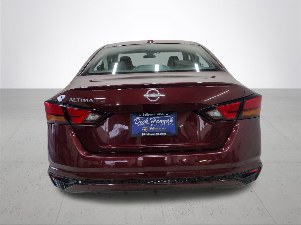 Used 2025 Nissan Altima 2.5 SV FWD image 12