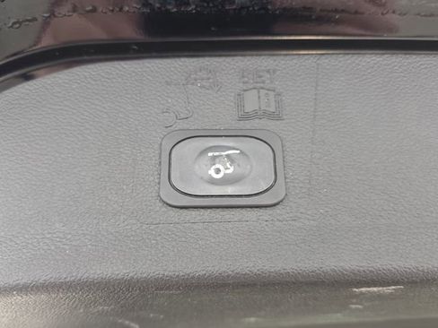 Used 2018 Ford Escape SEL FWD image 33