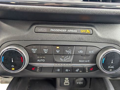 Used 2025 Ford Escape ST-Line Select AWD/4WD image 18