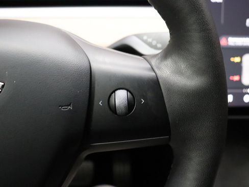 Used 2022 Tesla Model Y Performance image 42