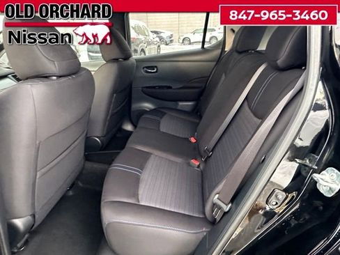 Used 2019 Nissan Leaf SV w/ SV Technology Package image 9
