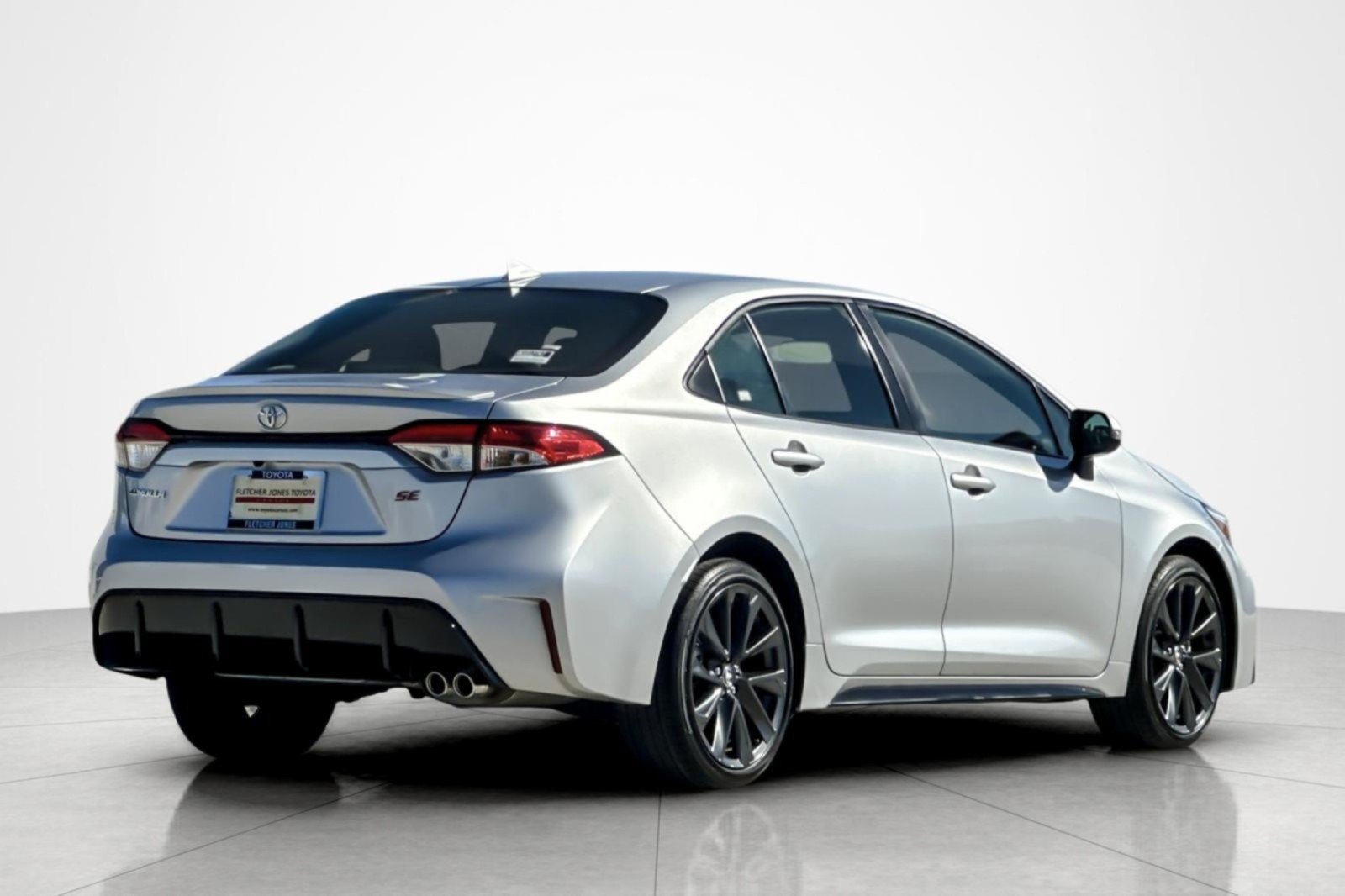 Certified 2024 Toyota Corolla SE w/ SE Premium Package FWD image 5