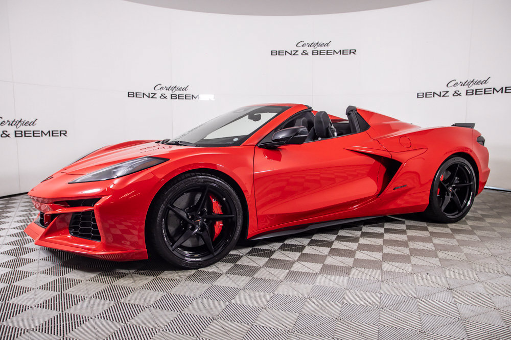 Used 2025 Chevrolet Corvette E-Ray w/ Stealth Interior Trim Package AWD/4WD image 11