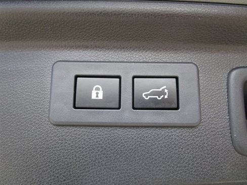 Used 2021 Subaru Forester Premium image 17