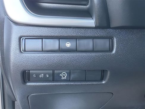 Used 2023 Nissan Rogue SV image 23