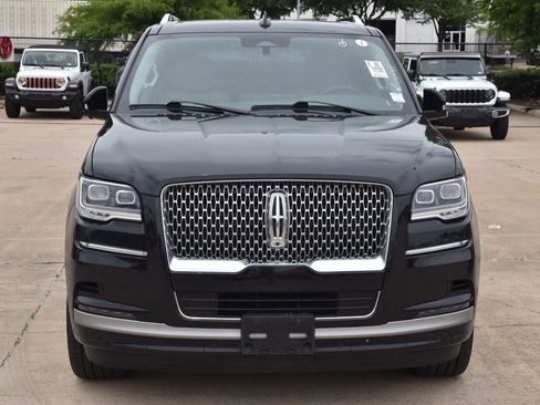 Used 2024 Lincoln Navigator Premiere AWD/4WD image 3