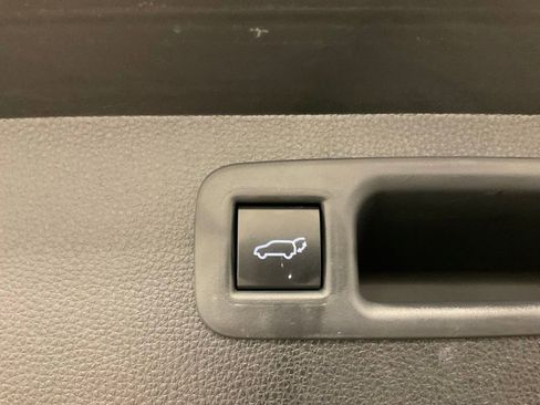 Used 2022 Toyota Highlander XLE image 33