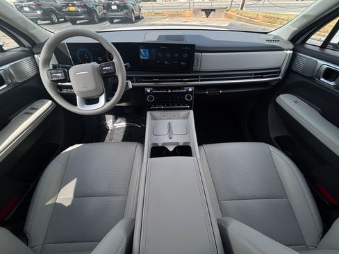 Used 2025 Hyundai Santa Fe SEL AWD/4WD image 39