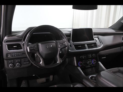 Used 2022 Chevrolet Suburban RST w/ Luxury Package AWD/4WD image 7