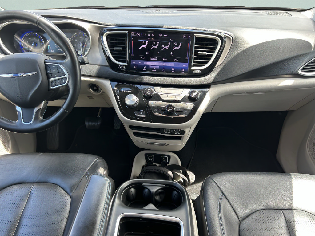 Used 2021 Chrysler Pacifica Touring-L FWD image 20