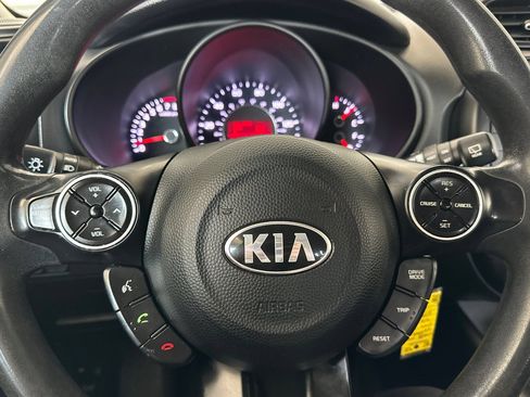Used 2019 Kia Soul + FWD image 24