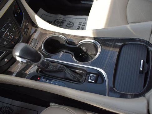 Used 2020 Buick Envision Essence w/ Experience Buick Package FWD image 30