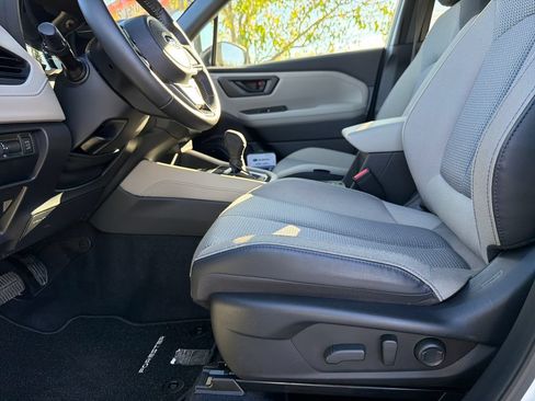 Certified 2025 Subaru Forester Premium AWD/4WD image 21