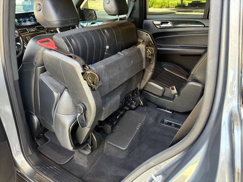 Used 2017 Mercedes-Benz GLS 450 4MATIC image 26