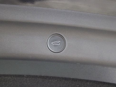 Used 2021 Tesla Model Y Performance image 21