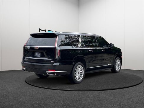 Used 2023 Cadillac Escalade ESV Premium Luxury RWD image 9