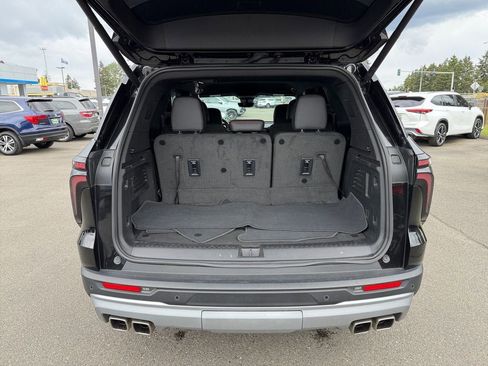 Used 2024 Chevrolet Traverse Z71 w/ Enhanced Driving Package AWD/4WD image 23