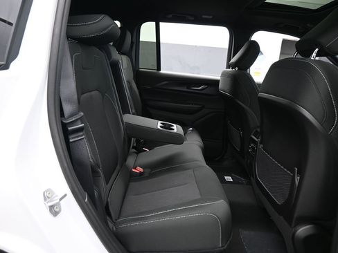 New 2026 Jeep Grand Cherokee Laredo X RWD image 39