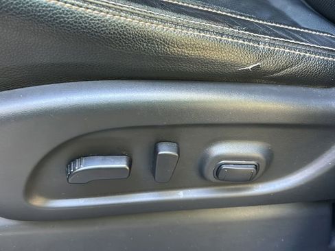 Used 2019 Nissan Titan SL w/ Midnight Edition image 20