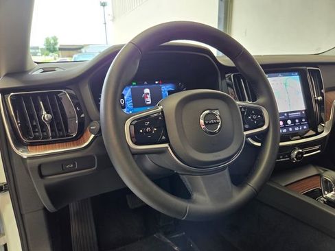 Certified 2026 Volvo V60 B5 Cross Country Plus w/ Protection Package Premier AWD/4WD image 9