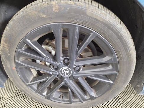 Used 2025 Toyota Camry SE FWD image 11