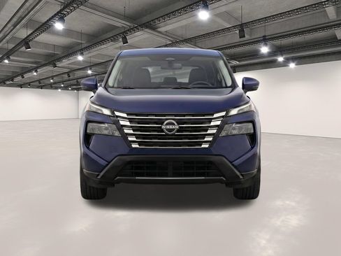 Used 2024 Nissan Rogue SV FWD image 5