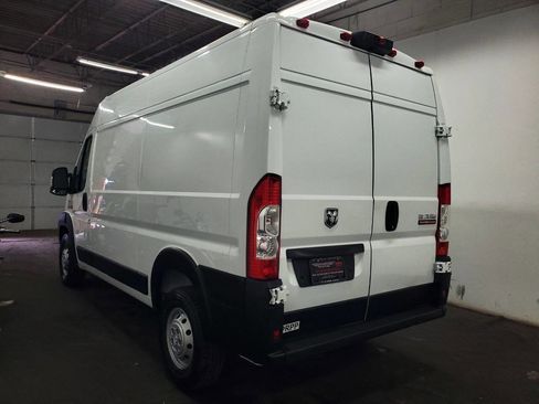 Used 2022 RAM ProMaster 2500 w/ Driver Convenience Group FWD image 5