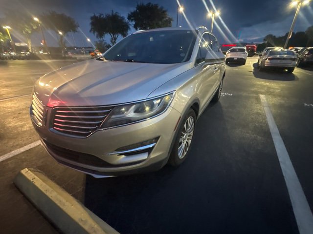 Used 2017 Lincoln MKC Reserve FWD image 2