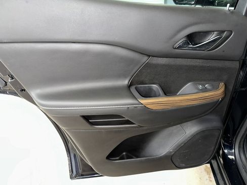 Certified 2022 GMC Acadia SLE w/ Driver Convenience Package image 19