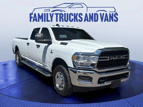 Used 2023 RAM 2500 Tradesman w/ Chrome Appearance Group AWD/4WD image 7