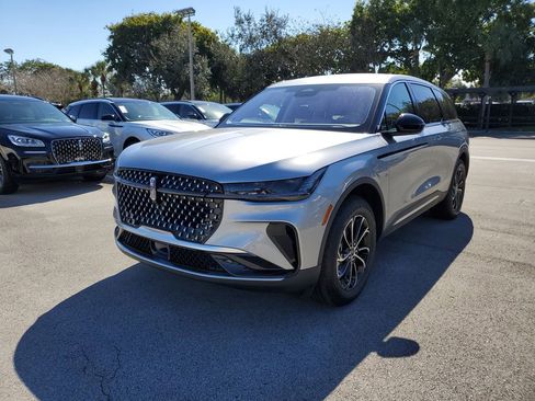 New 2026 Lincoln Nautilus Premier AWD/4WD image 2