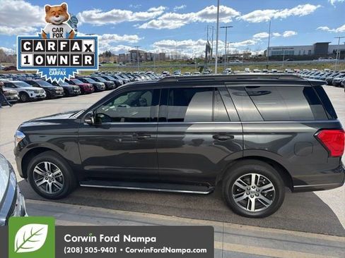 Used 2023 Ford Expedition XLT image 3