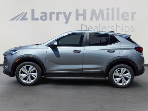 Used 2025 Buick Encore GX Preferred FWD image 2