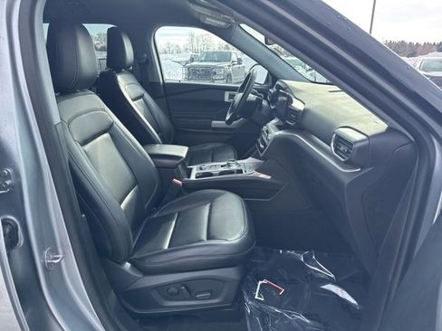 Used 2023 Ford Explorer XLT w/ Equipment Group 202A image 16