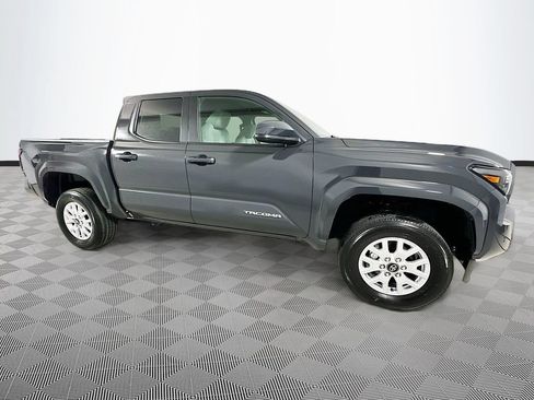 Used 2025 Toyota Tacoma SR5 AWD/4WD image 8