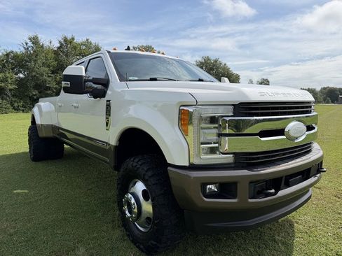 Used 2019 Ford F350 King Ranch w/ King Ranch Ultimate Package AWD/4WD image 3
