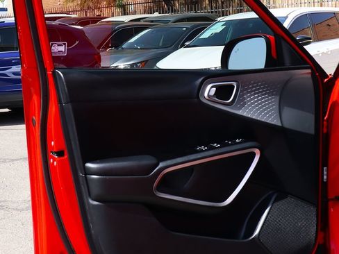 Used 2022 Kia Soul LX w/ Technology Package FWD image 36