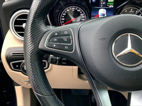 Used 2019 Mercedes-Benz GLC 350e 4MATIC w/ Premium Package image 23