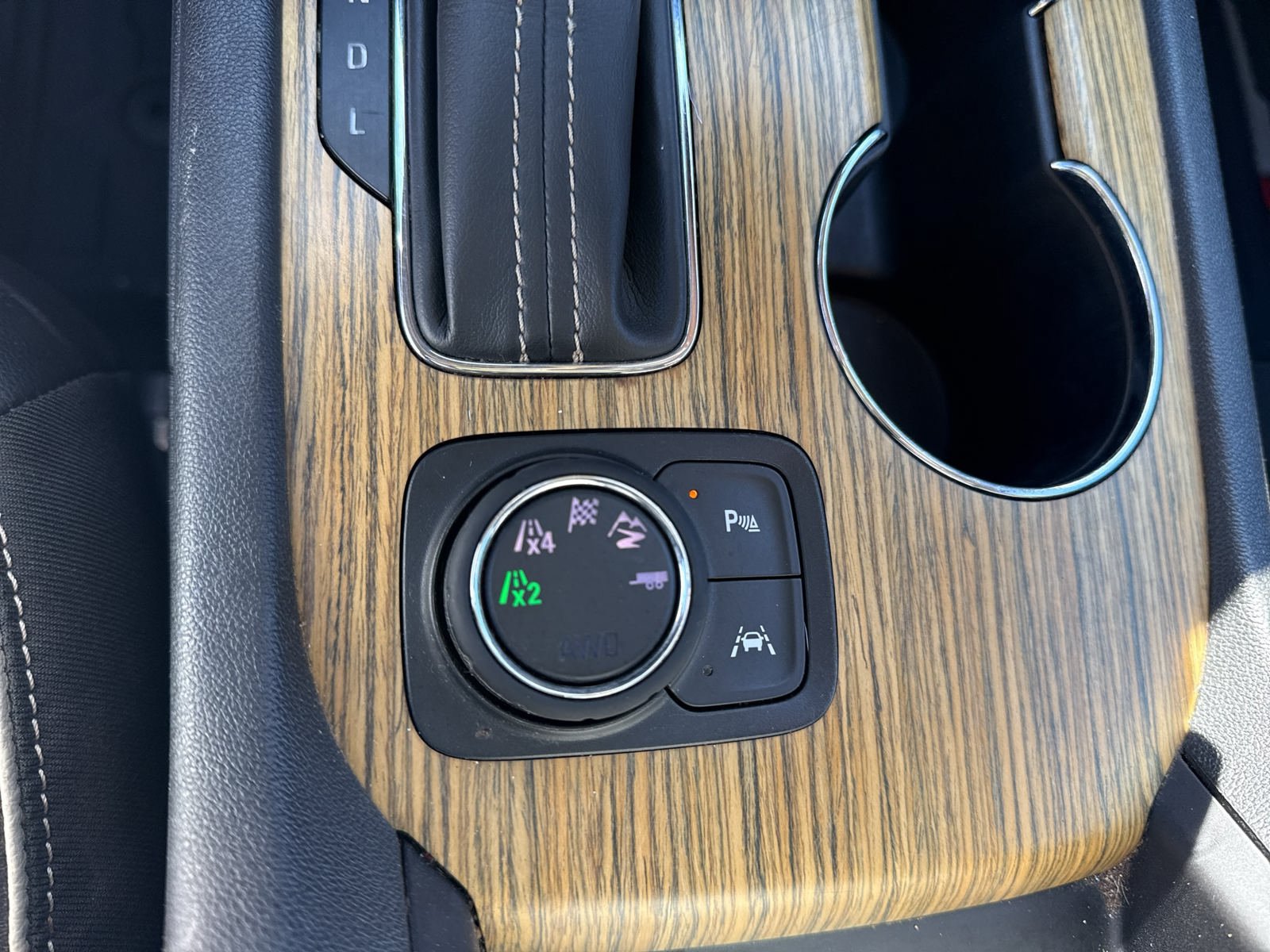 Used 2019 GMC Acadia Denali AWD/4WD image 15
