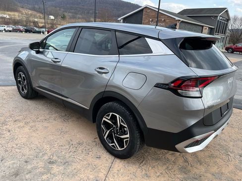 Used 2025 Kia Sportage LX image 7