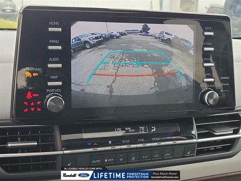 Used 2024 Toyota Sienna XLE image 17