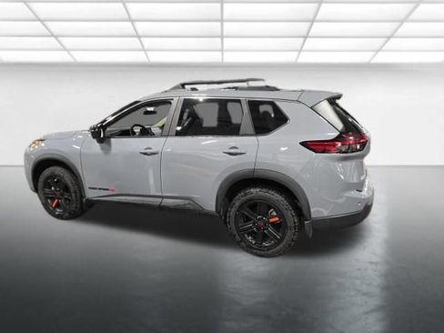Used 2025 Nissan Rogue SV AWD/4WD image 8