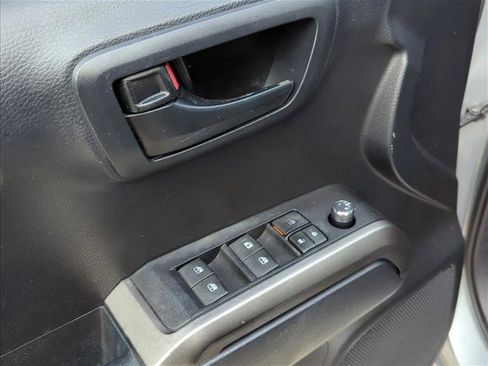 Used 2018 Toyota Tacoma SR5 image 11