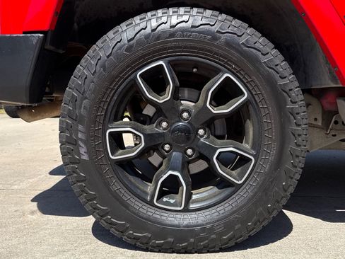 Used 2018 Jeep Wrangler Unlimited Sahara image 13