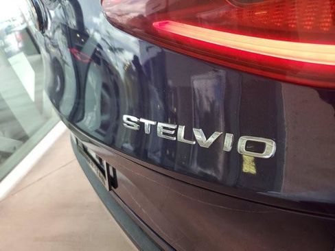 Used 2018 Alfa Romeo Stelvio Ti Sport AWD/4WD image 9