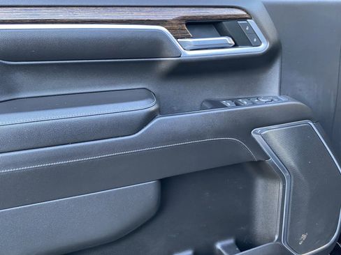 Used 2022 GMC Sierra 1500 Elevation image 12