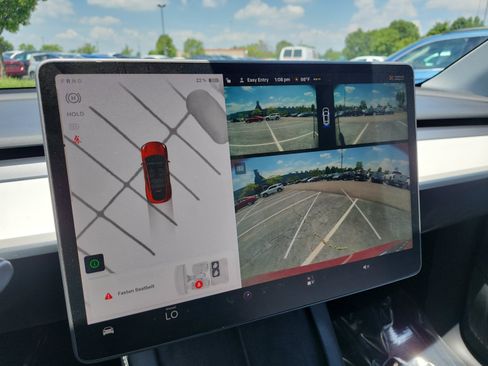 Used 2024 Tesla Model Y Long Range AWD/4WD image 19