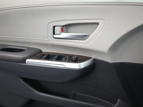 Used 2024 Toyota Sienna XLE image 13